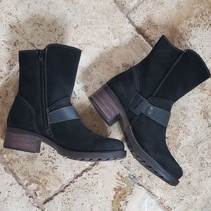 TAOS BLACK LEATHER ANKLE BOOTS SZ 7